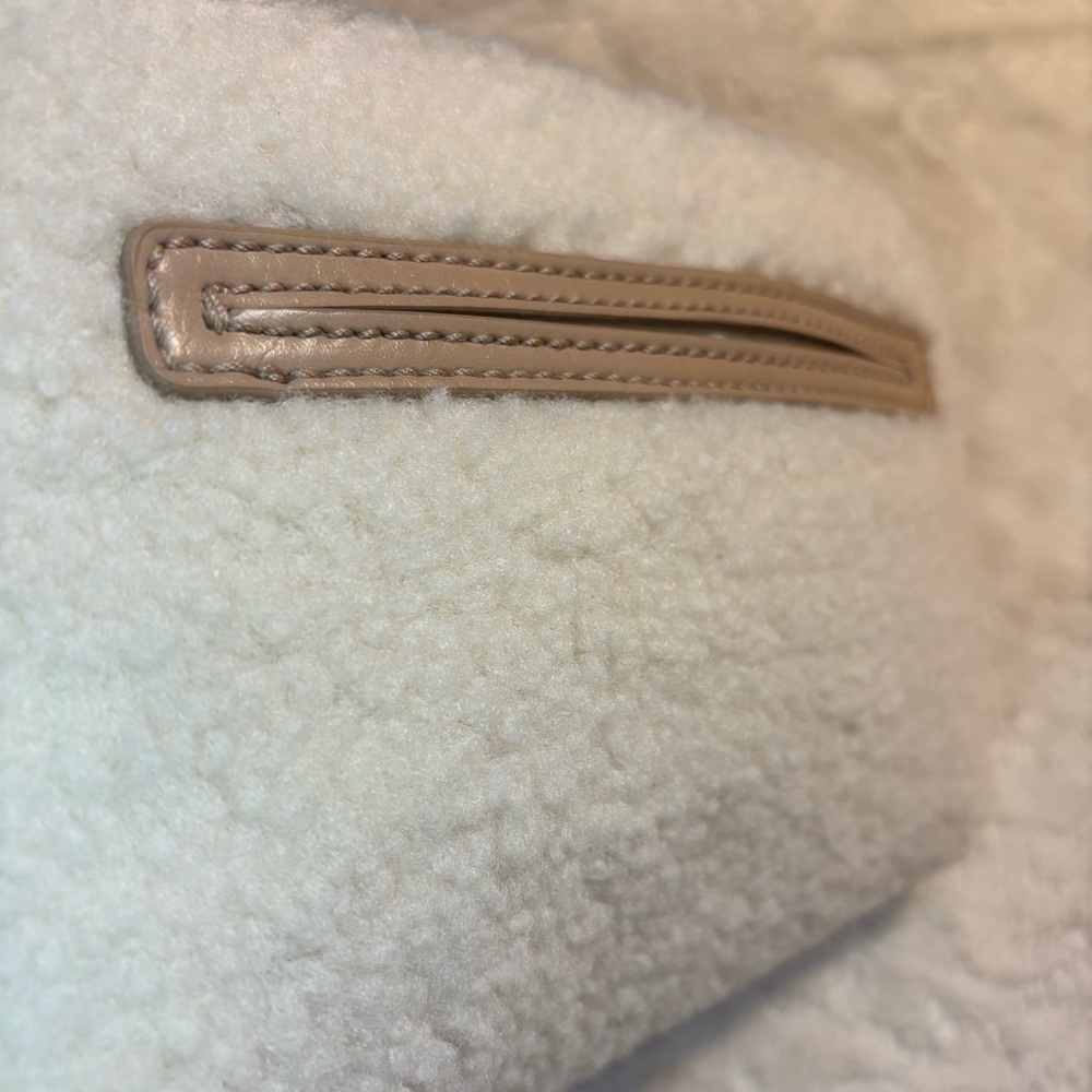 NWT Universal Thread Crossbody Bag Addison Cream Sherpa Tan Vegan Leather Zipup - Picture 8 of 16